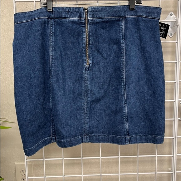 Boden Denim Mini Skirt - Size 20 - Picture 2 of 3
